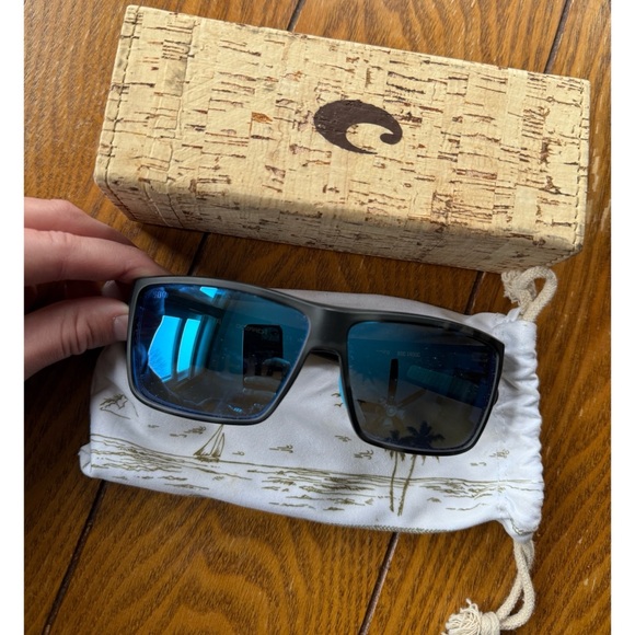 Costa Polarized Sunglasses - Picture 2 of 4
